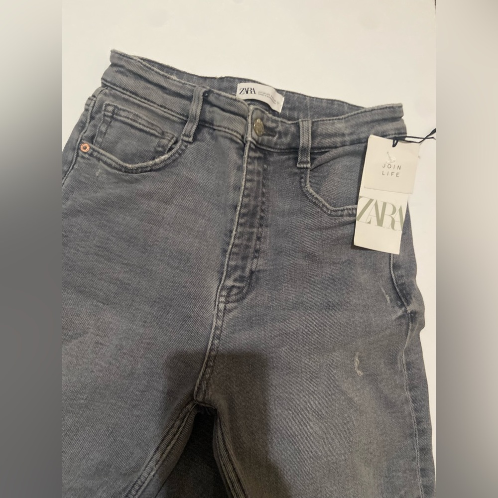 NEW!! High Waisted ZARA Jeans Size: 26